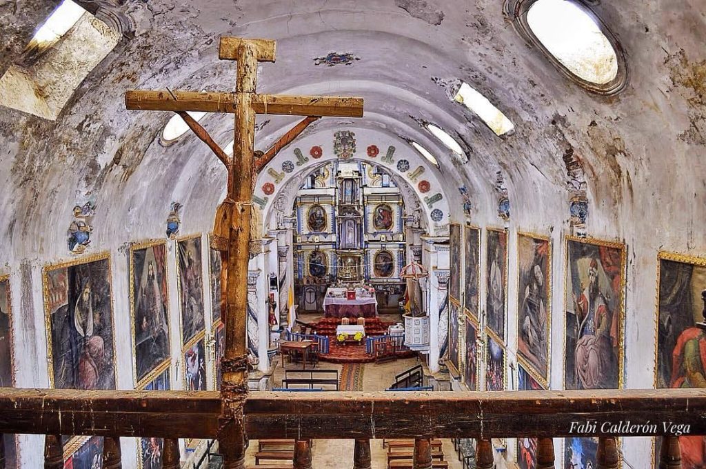 interior iglesi san miguel de tomave